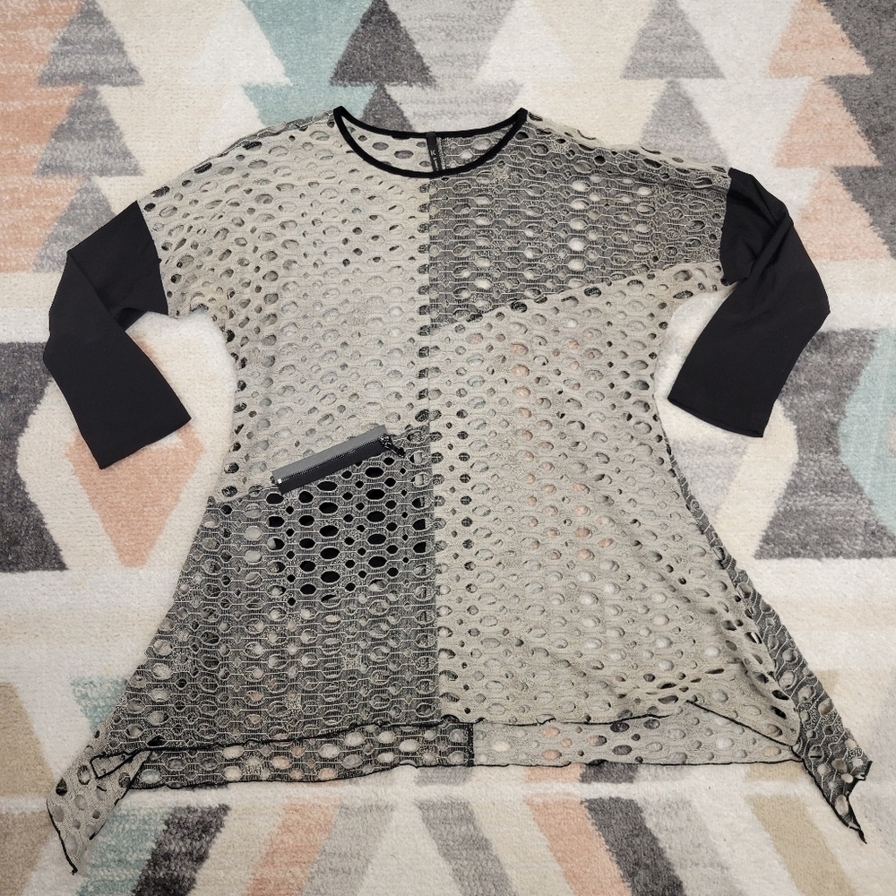 IC by Connie K open knit cover up tunic blouse size small